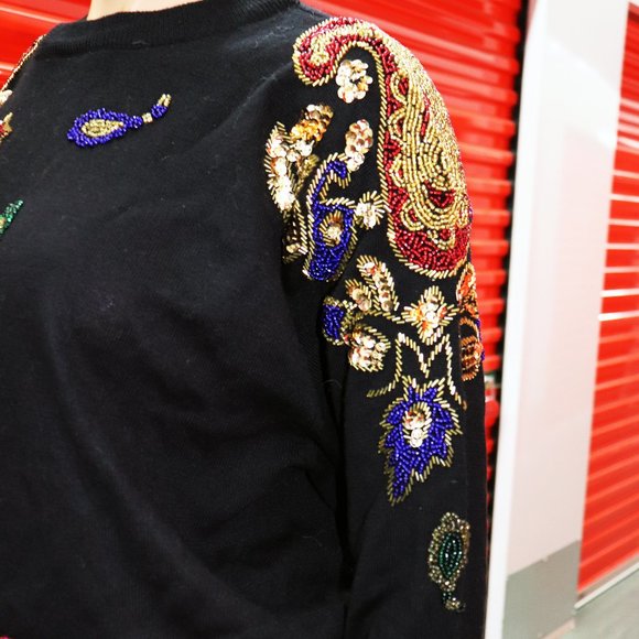 HOLIDAY Christmas BEADED Sequin Gemstone sweater TOP S-M-L - Picture 3 of 6